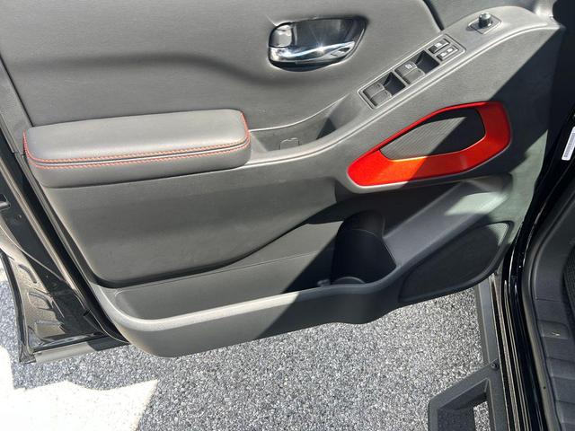 Photo of 2025 Super Black Nissan Frontier