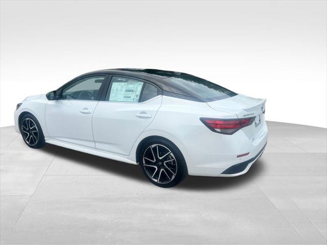 Photo of 2025 Aspen White Tricoat/Super Black Nissan Sentra