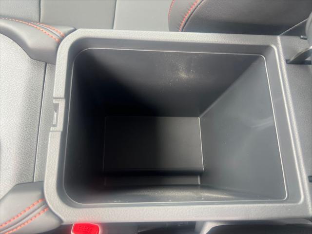 Photo of 2025 Aspen White Tricoat/Super Black Nissan Sentra
