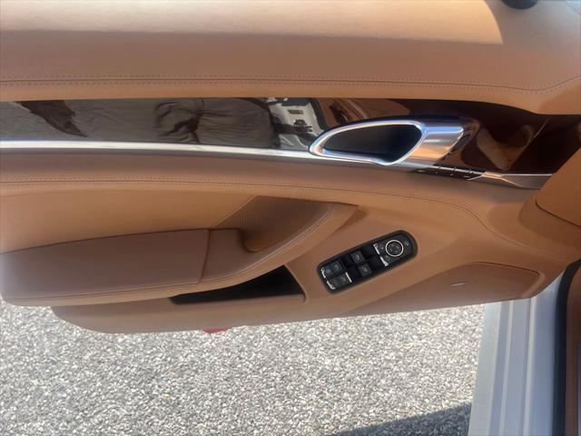 Photo of 2010 Carrara White Porsche Panamera
