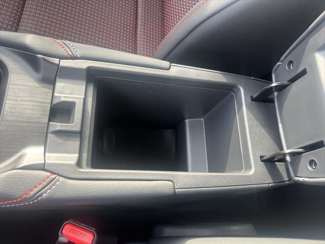 Photo of 2025 Canyon Bronze Metallic Nissan Kicks