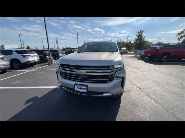 Photo of 2021 Empire Beige Metallic Chevrolet Suburban