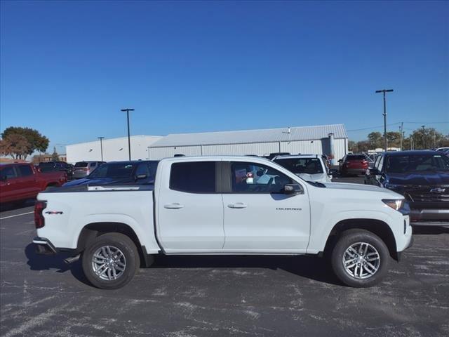 Photo of 2024 Summit White Chevrolet Colorado