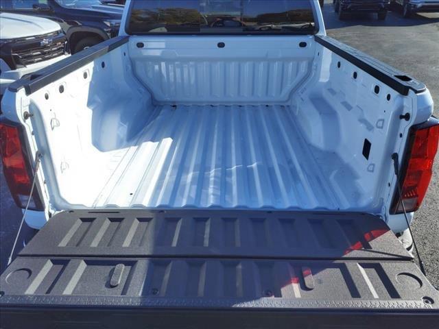 Photo of 2024 Summit White Chevrolet Colorado