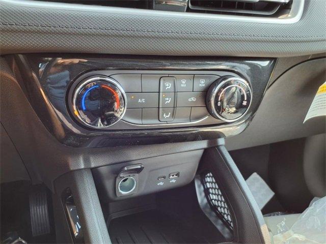 Photo of 2026 Summit White Chevrolet Trailblazer
