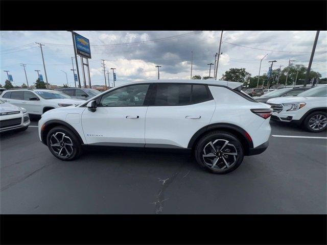 Photo of 2025 Summit White Chevrolet Equinox EV