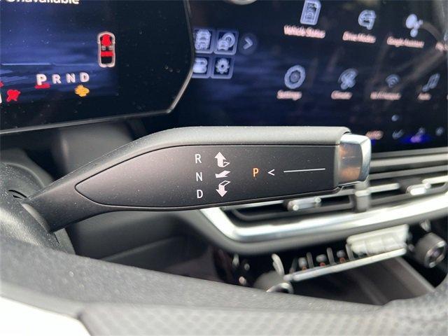 Photo of 2025 Summit White Chevrolet Equinox EV