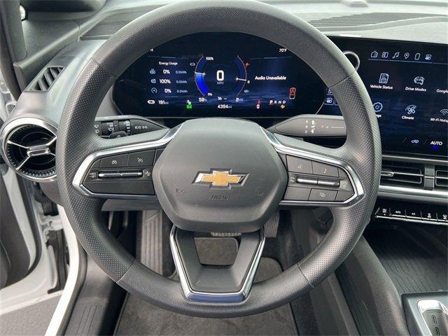 Photo of 2025 Summit White Chevrolet Equinox EV
