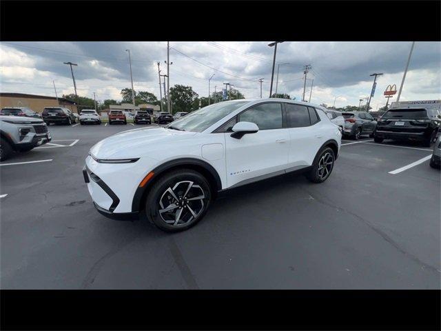 Photo of 2025 Summit White Chevrolet Equinox EV