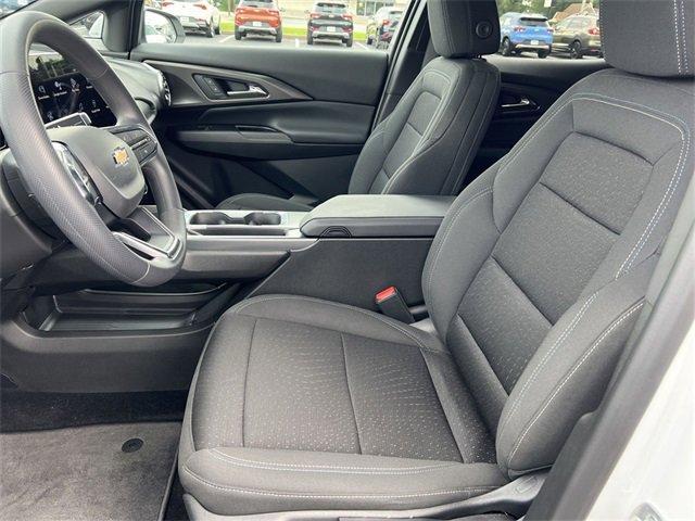Photo of 2025 Summit White Chevrolet Equinox EV