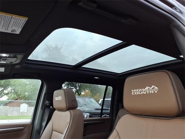 Photo of 2025 Black Chevrolet Suburban