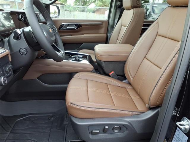 Photo of 2025 Black Chevrolet Suburban