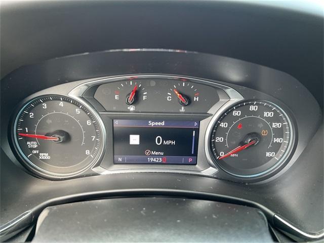 Photo of 2022 Silver Ice Metallic Chevrolet Equinox