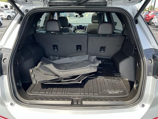 Photo of 2022 Silver Ice Metallic Chevrolet Equinox