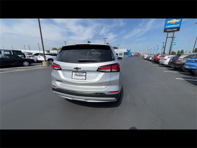 Photo of 2022 Silver Ice Metallic Chevrolet Equinox