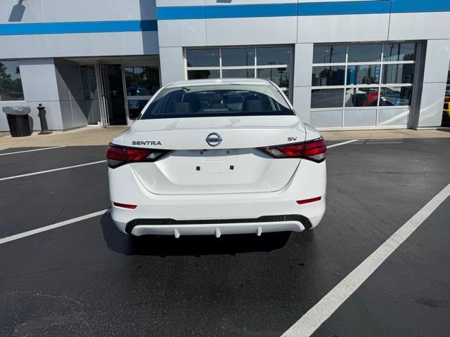 Photo of 2020 Aspen White Nissan Sentra
