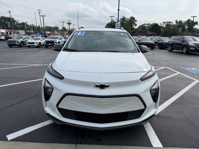 Photo of 2023 Summit White Chevrolet Bolt EUV
