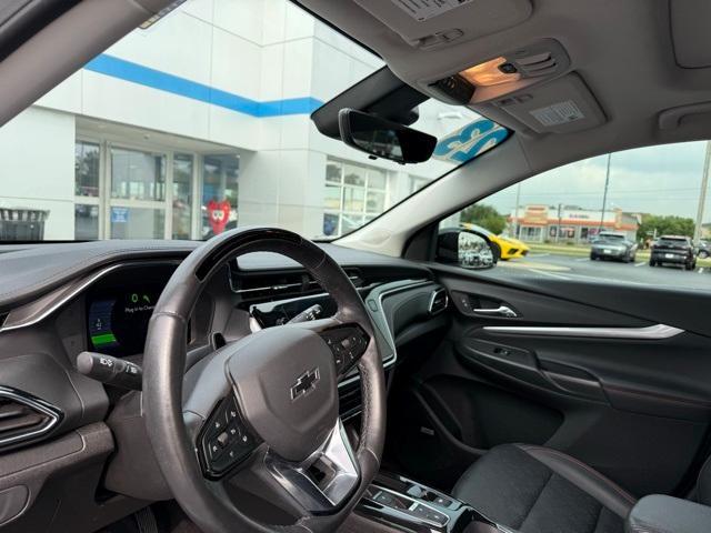 Photo of 2023 Summit White Chevrolet Bolt EUV