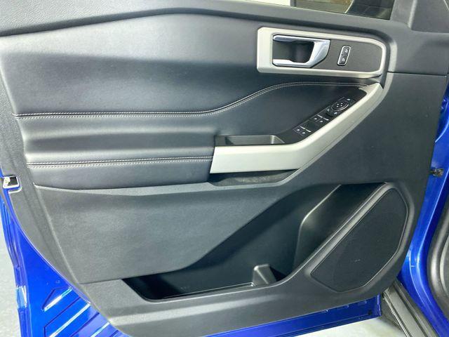 Photo of 2021 Atlas Blue Metallic Ford Explorer