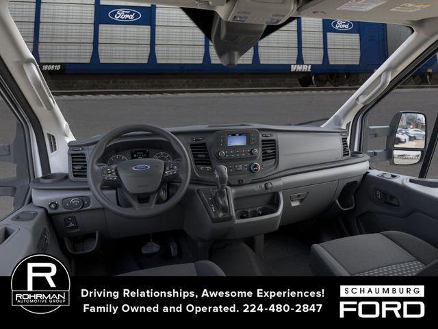Photo of 2025 Oxford White Ford Transit-250