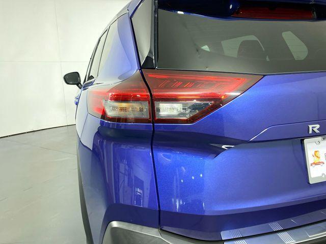 Photo of 2021 Caspian Blue Nissan Rogue