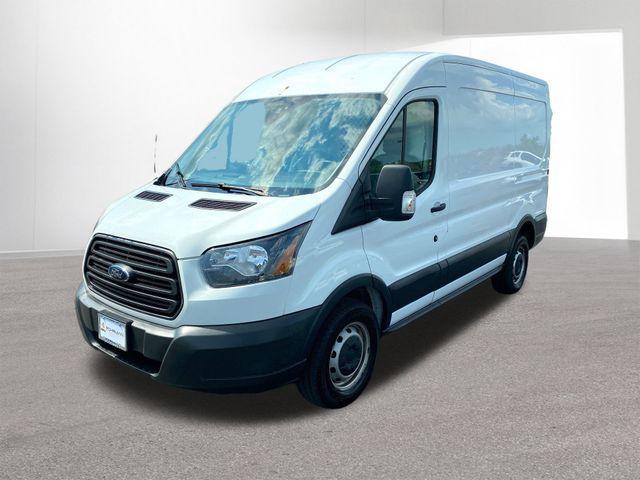 Photo of 2018 Oxford White Ford Transit-250