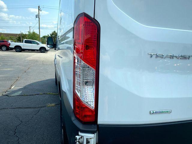 Photo of 2018 Oxford White Ford Transit-250