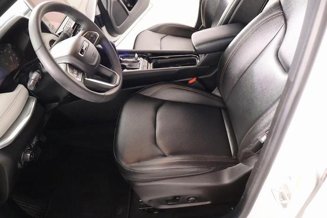 Photo of 2024 Bright White Clearcoat Jeep Compass