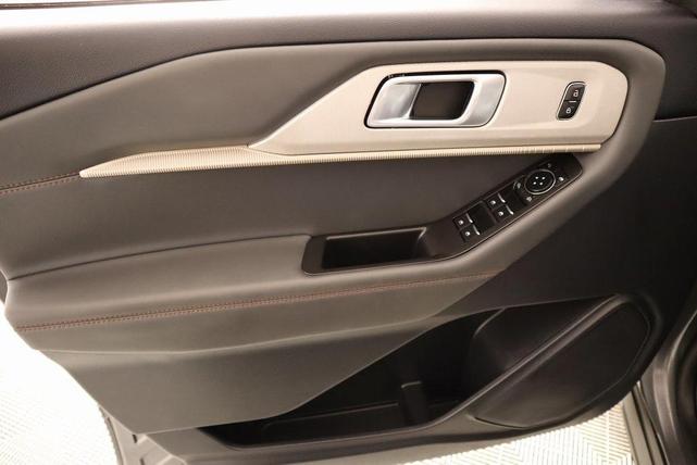 Photo of 2025 Gray Metallic Ford Explorer
