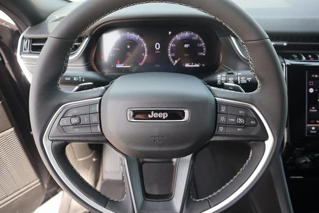 Photo of 2025 Metallic Jeep Grand Cherokee