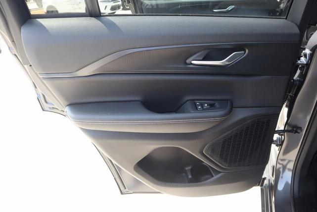 Photo of 2025 Metallic Jeep Grand Cherokee