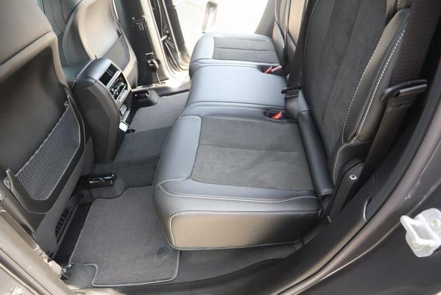 Photo of 2025 Metallic Jeep Grand Cherokee