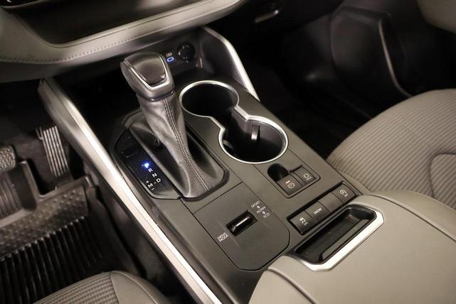 Photo of 2022 Gray Toyota Highlander