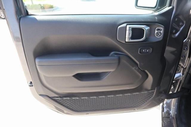 Photo of 2025 Granite Crystal Clearcoat Metallic Jeep Gladiator