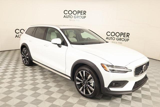 2025 Volvo V60 Cross Country