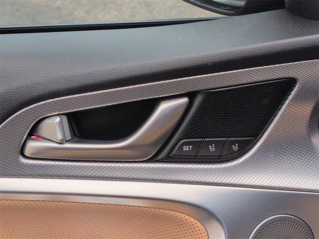 Photo of 2022 Teal Genesis G70