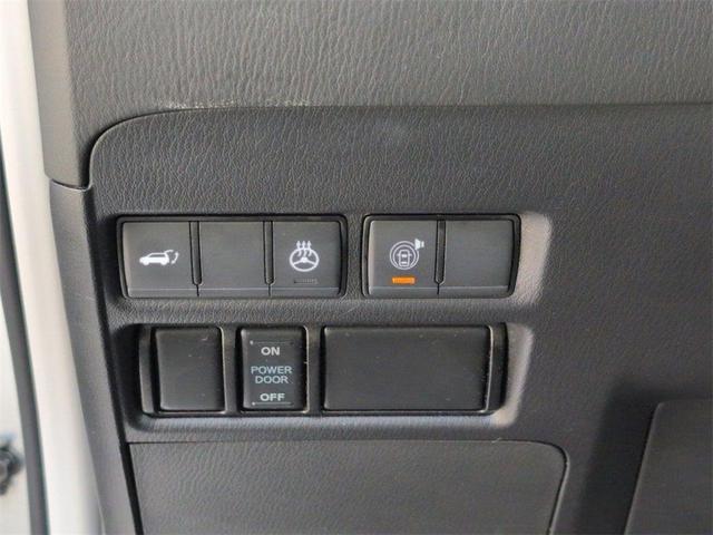 Photo of 2023 Silver Nissan Armada