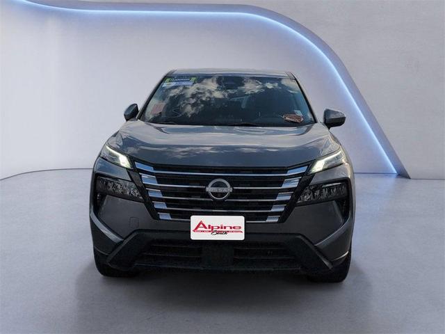 Photo of 2024 Gray Nissan Rogue