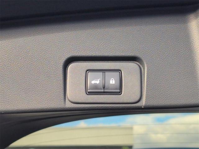 Photo of 2024 Gray Nissan Rogue