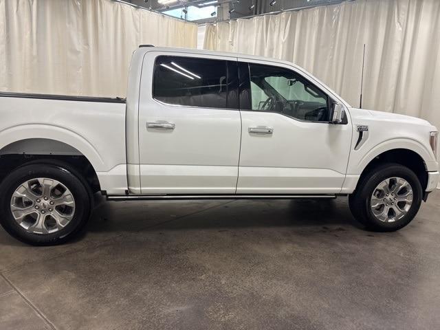Photo of 2022 STAR WHITE METALLIC TRICOAT Ford F-150