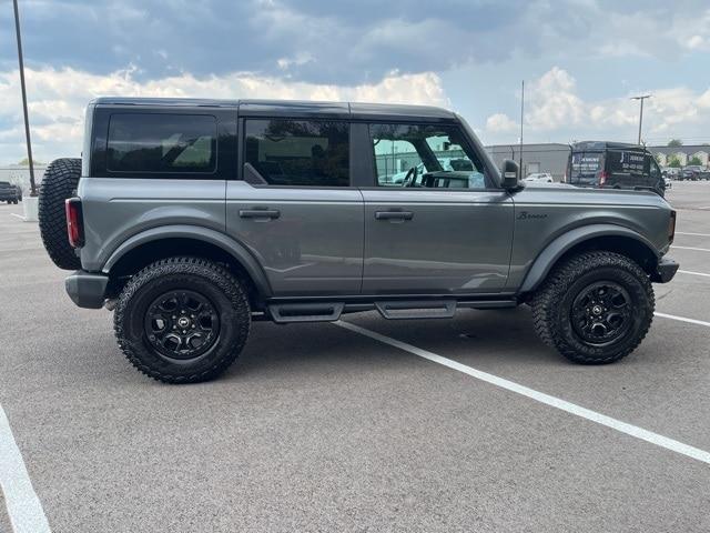 Photo of 2024 CARBONIZED GRAY METALLIC Ford Bronco
