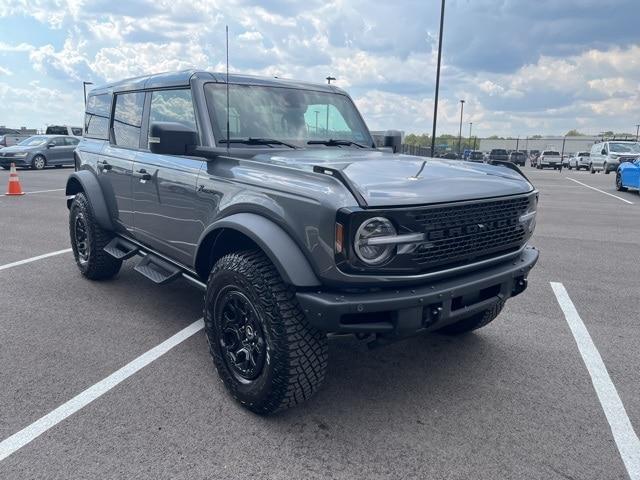 Photo of 2024 CARBONIZED GRAY METALLIC Ford Bronco
