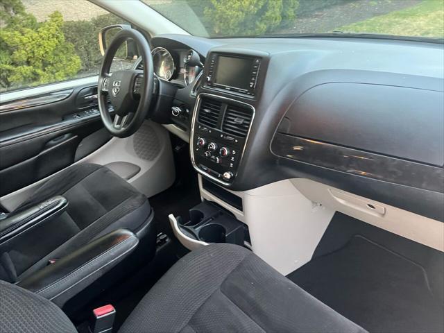 Photo of 2018 Black Dodge Grand Caravan