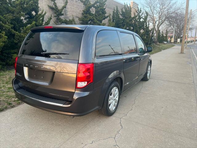 Photo of 2018 Black Dodge Grand Caravan