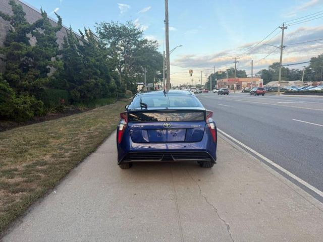 Photo of 2018 Blue Toyota Prius