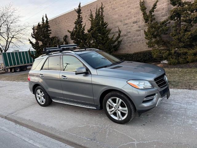 Photo of 2015 Silver Mercedes-Benz M-Class