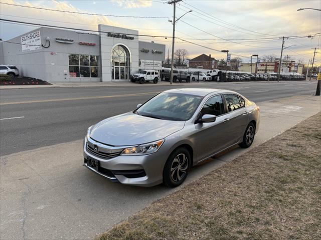Photo of 2017 Silver Honda Accord