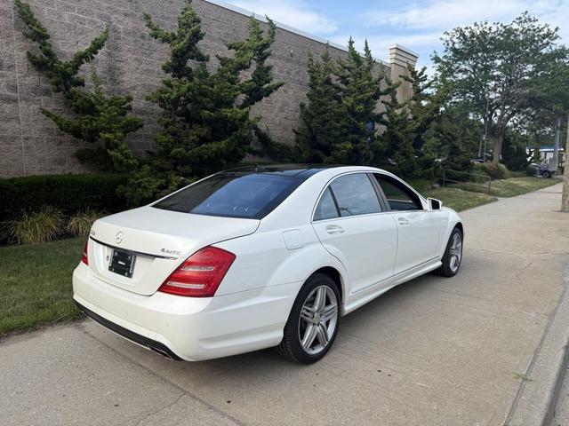 Photo of 2013 White Mercedes-Benz S-Class