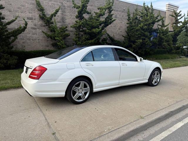 Photo of 2013 White Mercedes-Benz S-Class