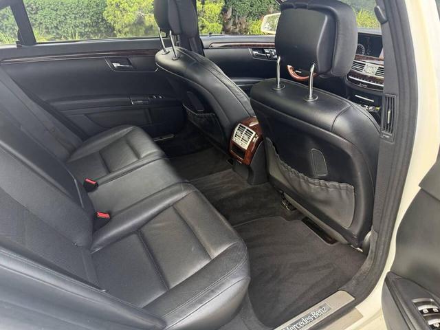 Photo of 2013 White Mercedes-Benz S-Class